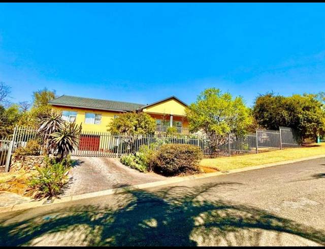 5 BEDROOM HOUSE FOR SALE IN GLENVISTA